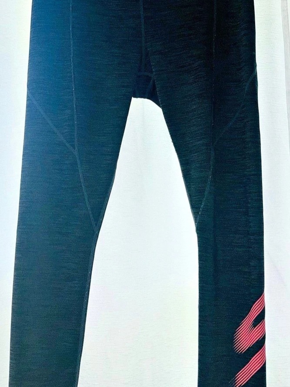 Skechers Performance Woolene Leggings in green & coral Size Large